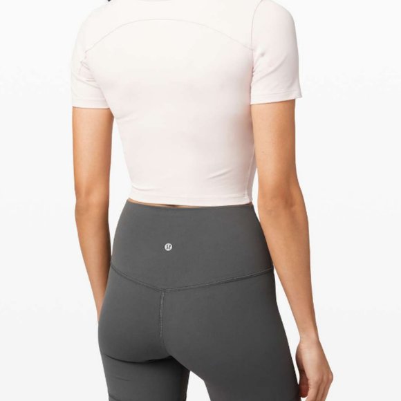 LOOKING FOR: Lululemon Get Centred Short Sleeve Size 6 - Picture 3 of 7